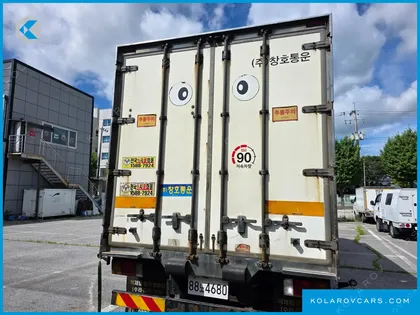 HYUNDAI MEGA TRUCK GOLD