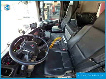HYUNDAI MEGA TRUCK GOLD