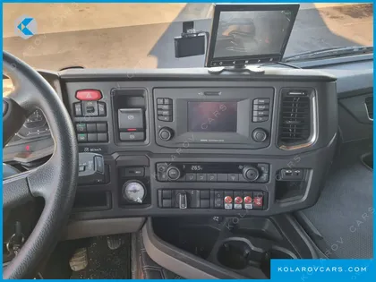 HYUNDAI MEGA TRUCK GOLD
