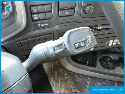 HYUNDAI MEGA TRUCK GOLD