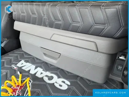 HYUNDAI MEGA TRUCK GOLD