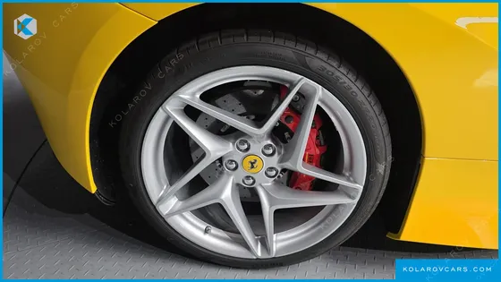 FERRARI F8 3.9 V8