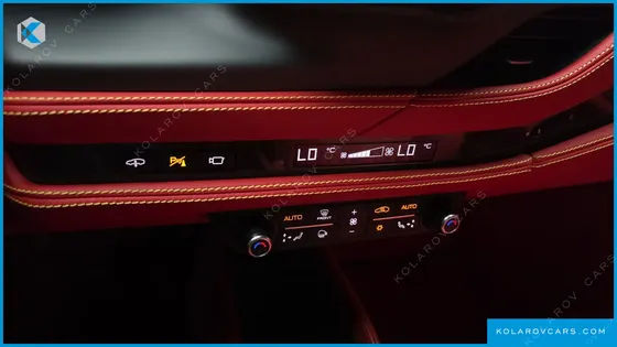 FERRARI F8 3.9 V8
