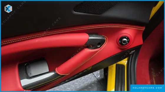 FERRARI F8 3.9 V8