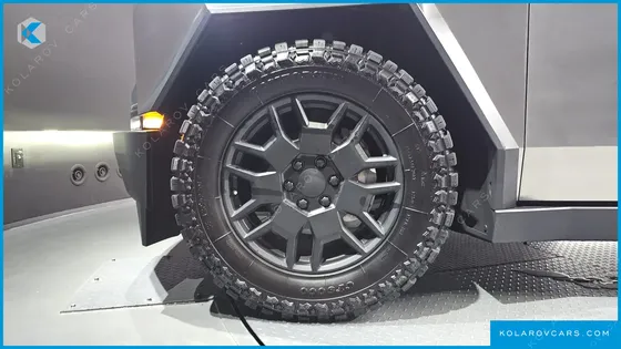 TESLA CYBERTRUCK AWD