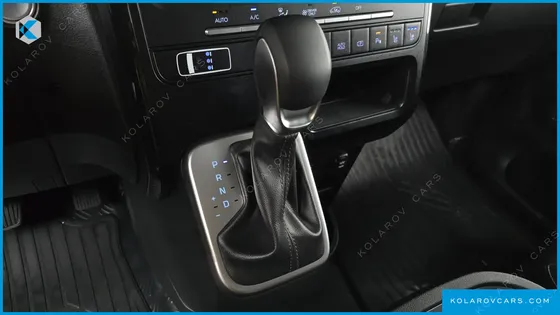 HYUNDAI STARIA HEV 1.6T CARGO 5-SEATER