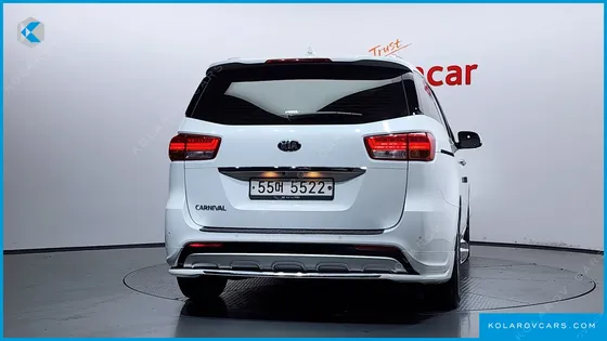 KIA CARNIVAL 9-SEATER PRESTIGE
