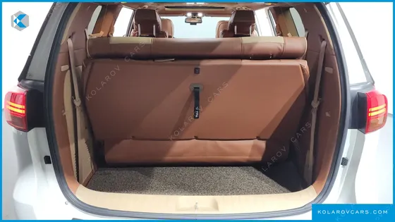 KIA CARNIVAL 9-SEATER PRESTIGE