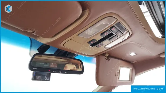 KIA CARNIVAL 9-SEATER PRESTIGE