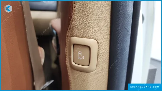 KIA CARNIVAL 9-SEATER PRESTIGE