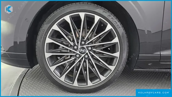 HYUNDAI GRANDEUR 2,5 GASOLINE 2WD