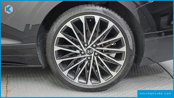 HYUNDAI GRANDEUR 2,5 GASOLINE 2WD