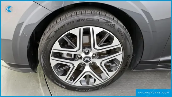 HYUNDAI GRANDEUR 2,5 GASOLINE 2WD