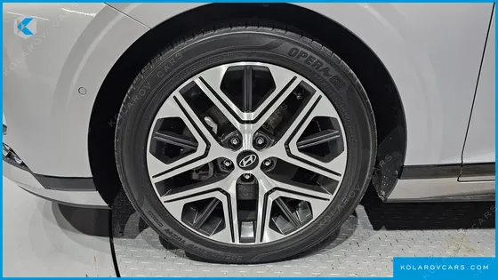 HYUNDAI GRANDEUR 2,5 GASOLINE 2WD