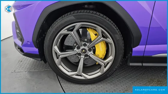 LAMBORGHINI URUS 4.0 V8