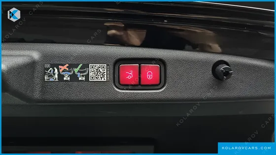 MERCEDES E-CLASS E200 AVANTGARDE LIMITED