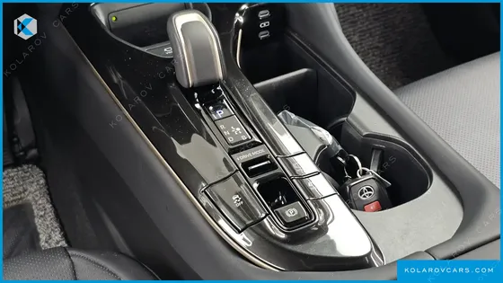 TOYOTA CROWN 2.5 4WD HYBRID