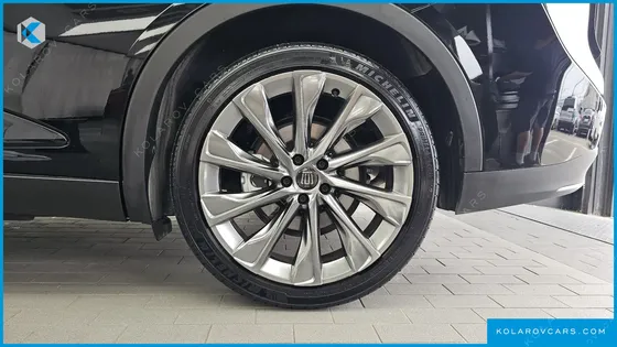 TOYOTA CROWN 2.5 4WD HYBRID