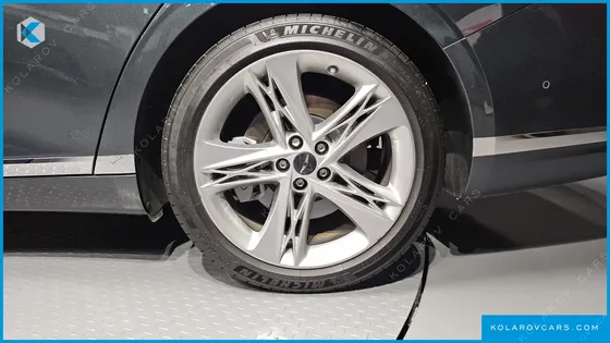 GENESIS G90 GASOLINE 3.5 TURBO 2WD
