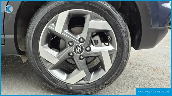 HYUNDAI VENUE 1,6 PREMIUM