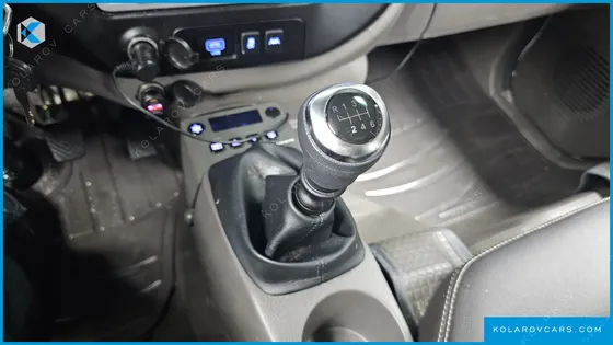 HYUNDAI PORTER II STANDARD CABIN LPG