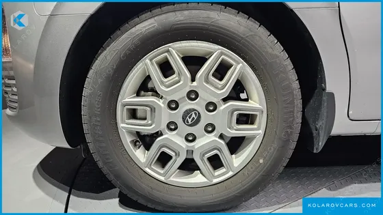 HYUNDAI STARIA 4WD TOURER 11-SEATER