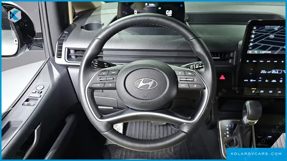 HYUNDAI STARIA 4WD TOURER 11-SEATER