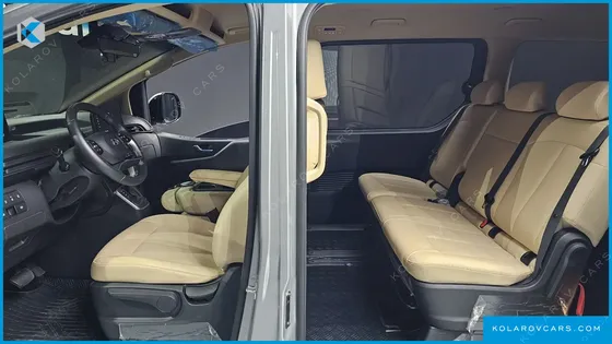 HYUNDAI STARIA 4WD TOURER 11-SEATER