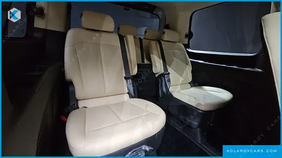 HYUNDAI STARIA 4WD TOURER 11-SEATER