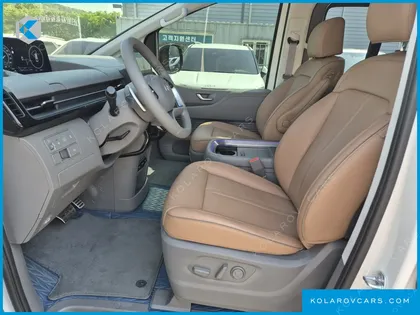 HYUNDAI STARIA HEV 1.6 LOUNGE 9-SEATER