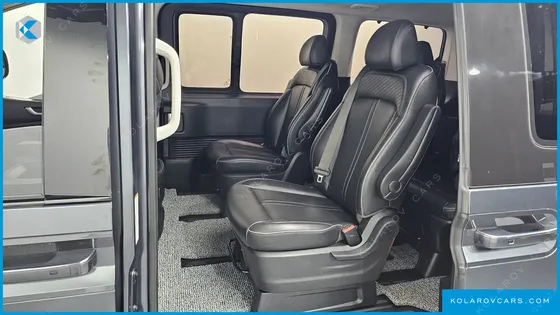 HYUNDAI STARIA 4WD LOUNGE 9-SEATER