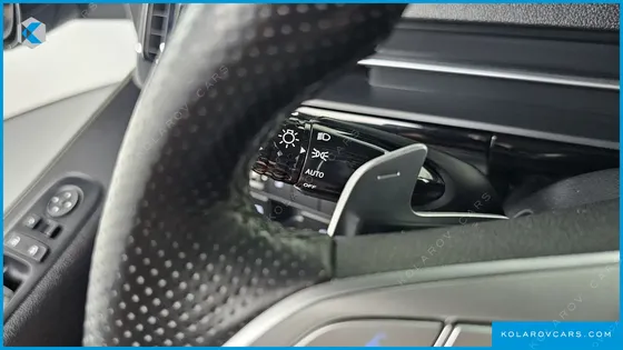 HYUNDAI STARIA 4WD LOUNGE 9-SEATER