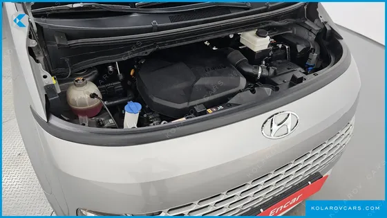 HYUNDAI STARIA CARGO 5-SEATER