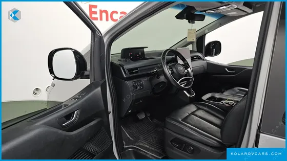 HYUNDAI STARIA CARGO 5-SEATER