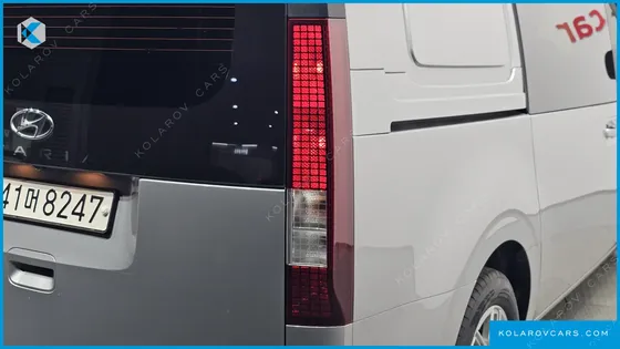 HYUNDAI STARIA CARGO 5-SEATER