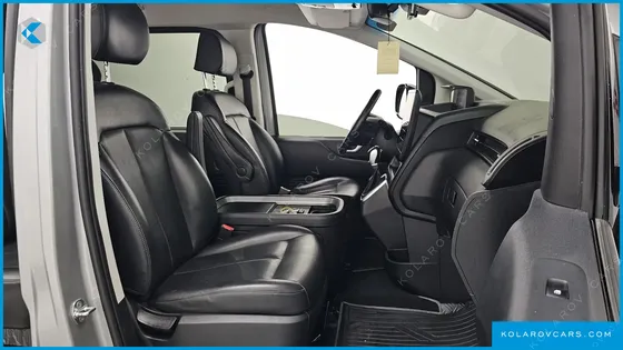 HYUNDAI STARIA CARGO 5-SEATER