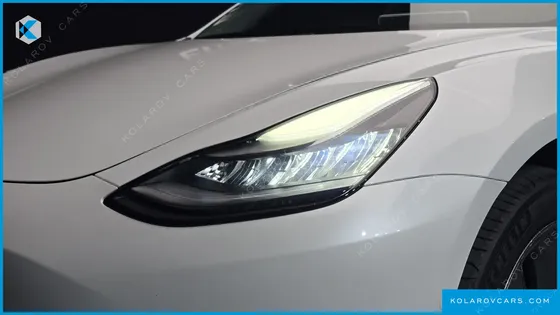 TESLA MODEL 3 STANDARD RANGE PLUE RWD