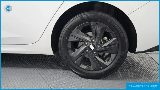 HYUNDAI ELANTRA (AVANTE) 1.6