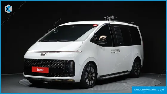 HYUNDAI STARIA LOUNGE 9-SEATER