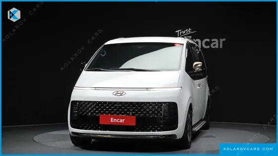 HYUNDAI STARIA LOUNGE 9-SEATER
