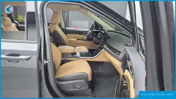 KIA CARNIVAL 9-SEATER SIGNATURE