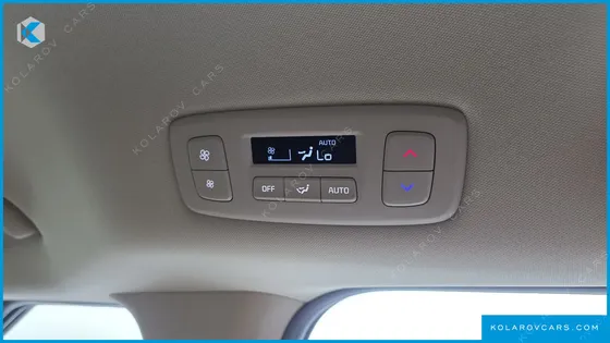 KIA CARNIVAL 9-SEATER SIGNATURE