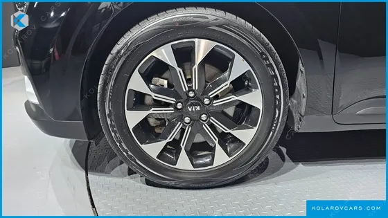 KIA CARNIVAL 9-SEATER PRESTIGE