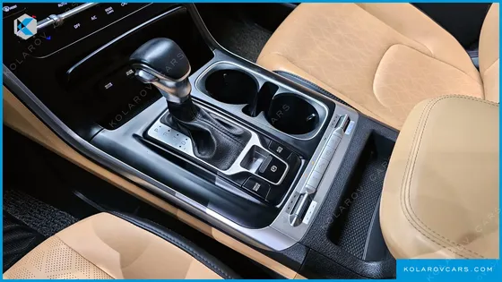 KIA CARNIVAL 9-SEATER PRESTIGE