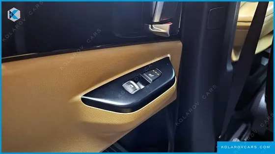 KIA CARNIVAL 9-SEATER PRESTIGE