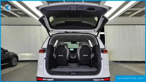 KIA CARNIVAL GASOLINE 7-SEATER OUTDOOR