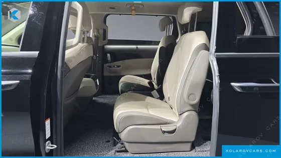 KIA CARNIVAL 9-SEATER NOBLESSE
