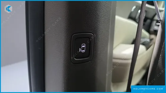 KIA CARNIVAL 9-SEATER NOBLESSE