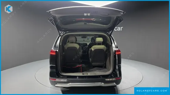 KIA CARNIVAL 9-SEATER NOBLESSE