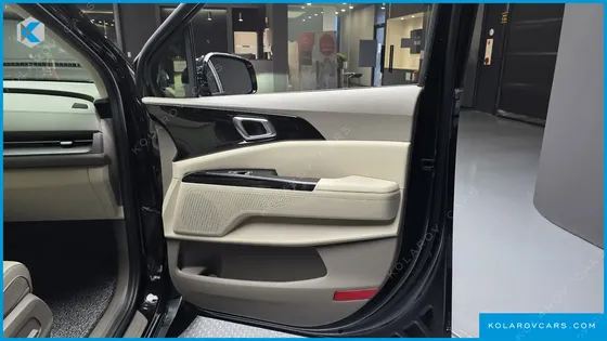 KIA CARNIVAL 9-SEATER NOBLESSE